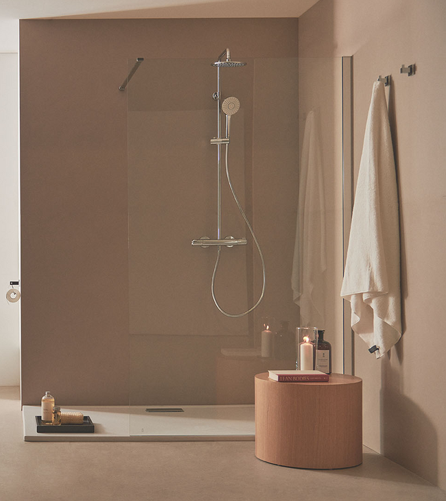 Warme badkamer met inloopdouche