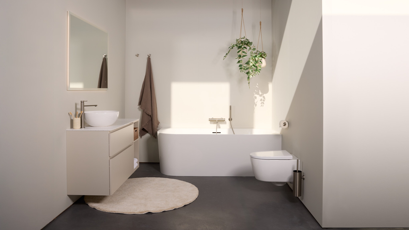 Sit back & relax: zo kies je het juiste back-to-wallbad voor jouw badkamer