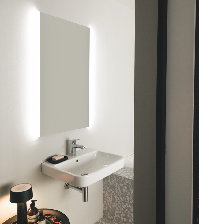 Kleine badkamer in gezellige grijstinten